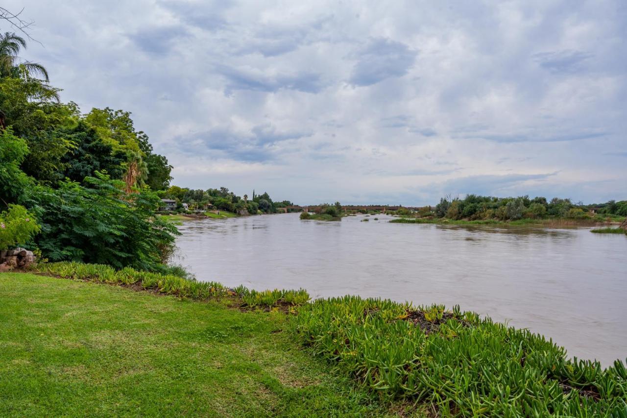 Riverbank Lodge Ъпингтън Екстериор снимка