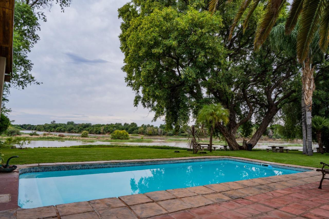 Riverbank Lodge Ъпингтън Екстериор снимка